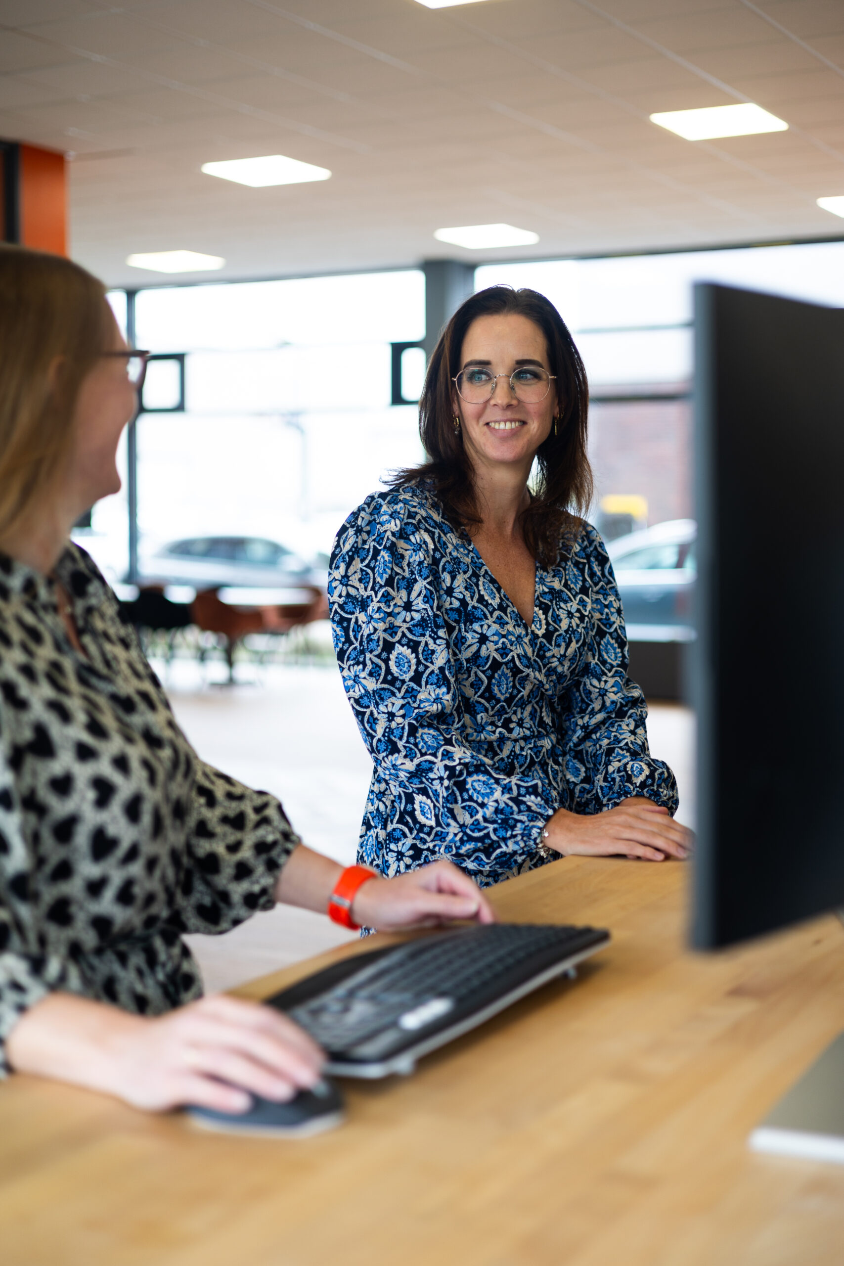 Collega's werken samen met Microsoft 365 Copilot